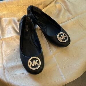 Michael Kors Monogrammed ballet flats sz 9.5